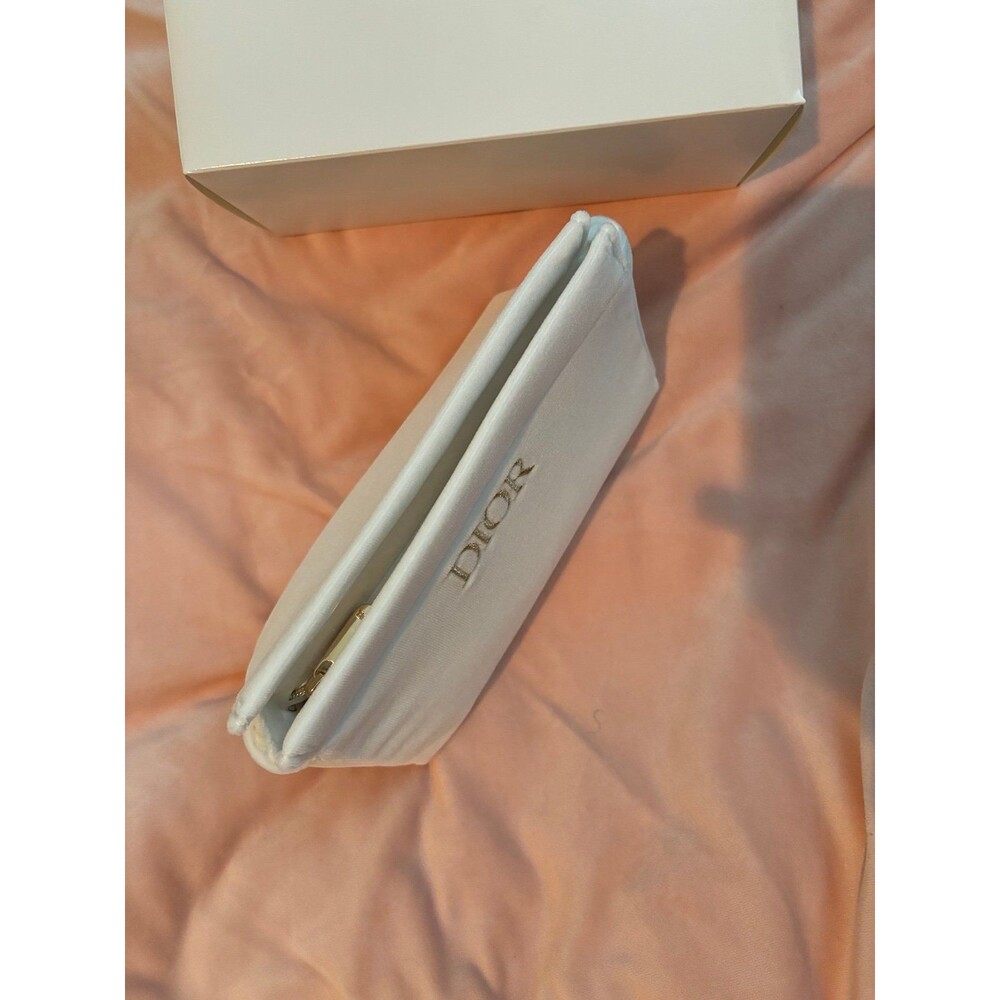 Dior white velvet Trousse - Picture 3 of 6